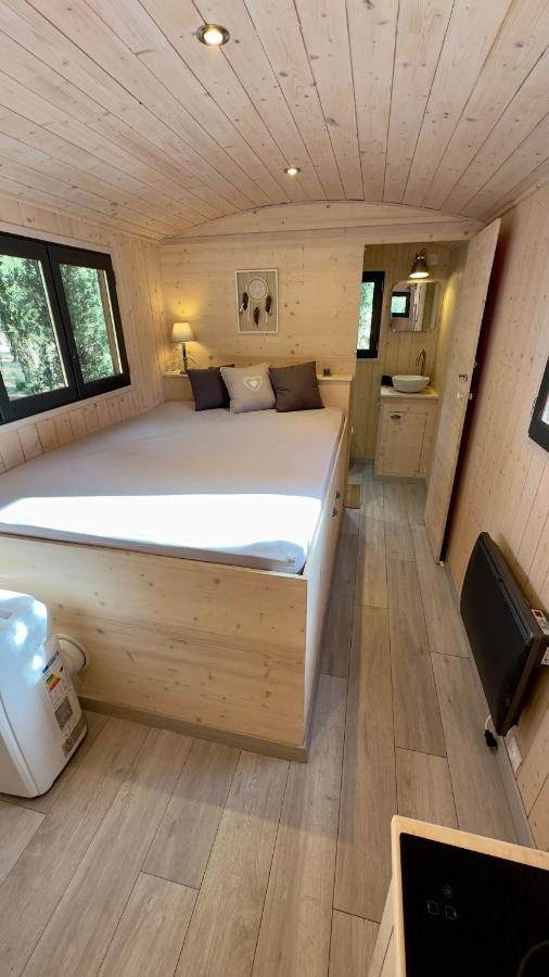 Superbe Roulotte De Charme Hotel Bagnols-en-Forêt Eksteriør billede